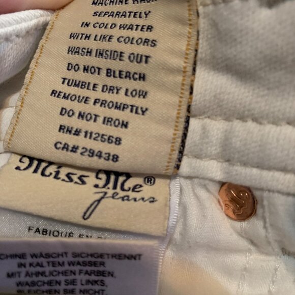 Miss Me Women's Shorts White Distressed Rhinestone Pockets Sz 27 (30 measured) - Picture 15 of 15